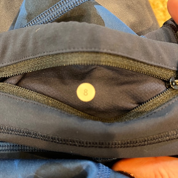 Vintage Lululemon Low Rise Crop Legging - Picture 4 of 4